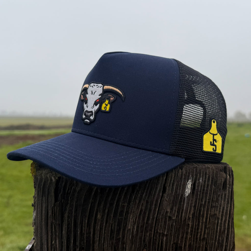 Gorra de camionero azul marino de Mad Bull