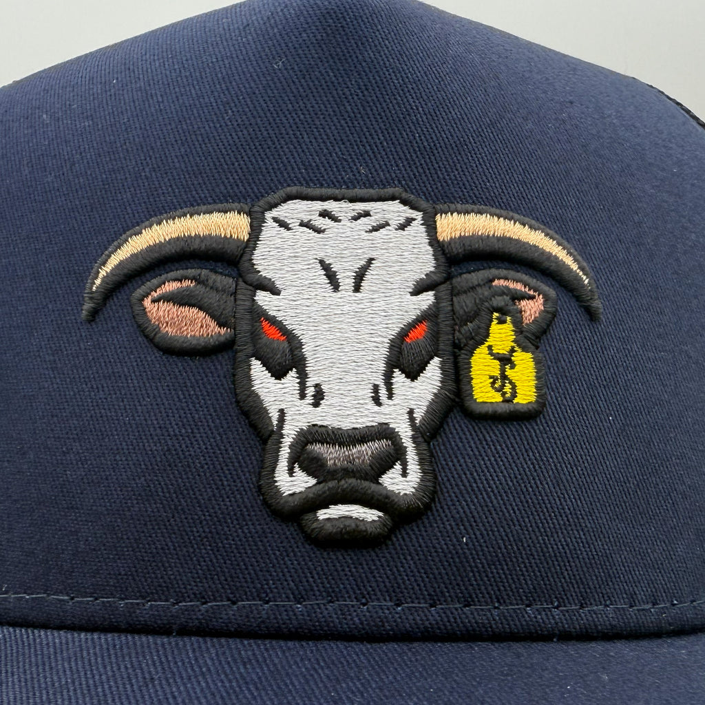 Gorra de camionero azul marino de Mad Bull