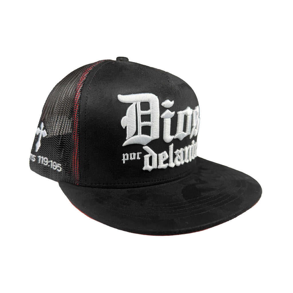 Dios por delante western snapback hat
