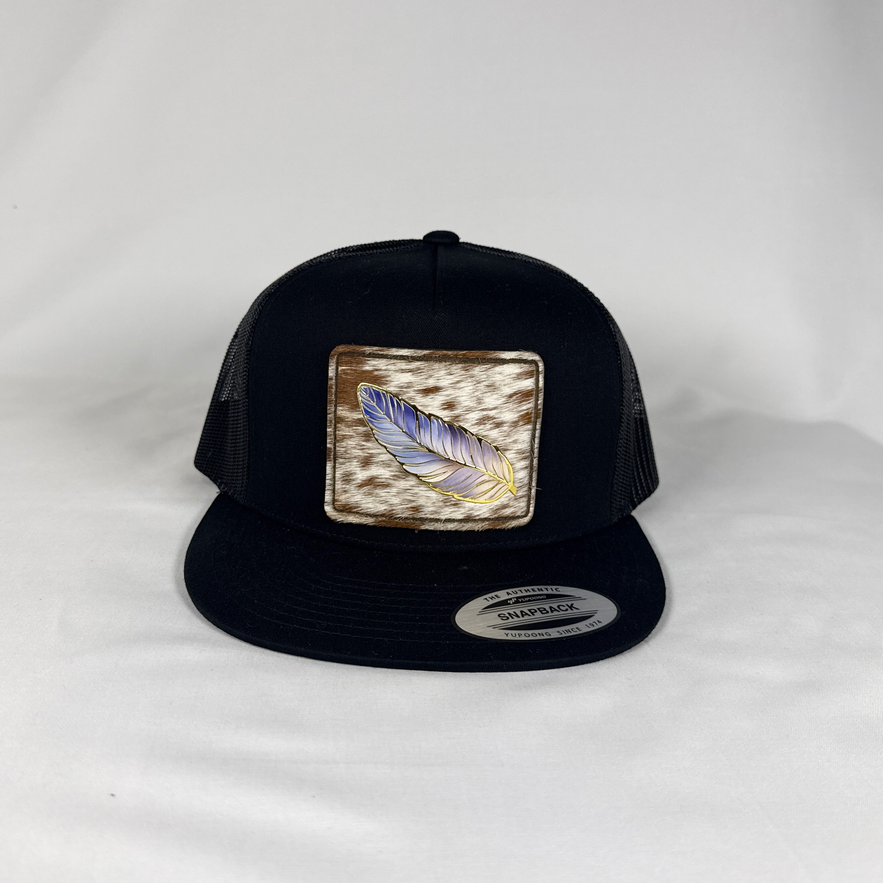 pluma con piel de vaca gorra vaquera snapback