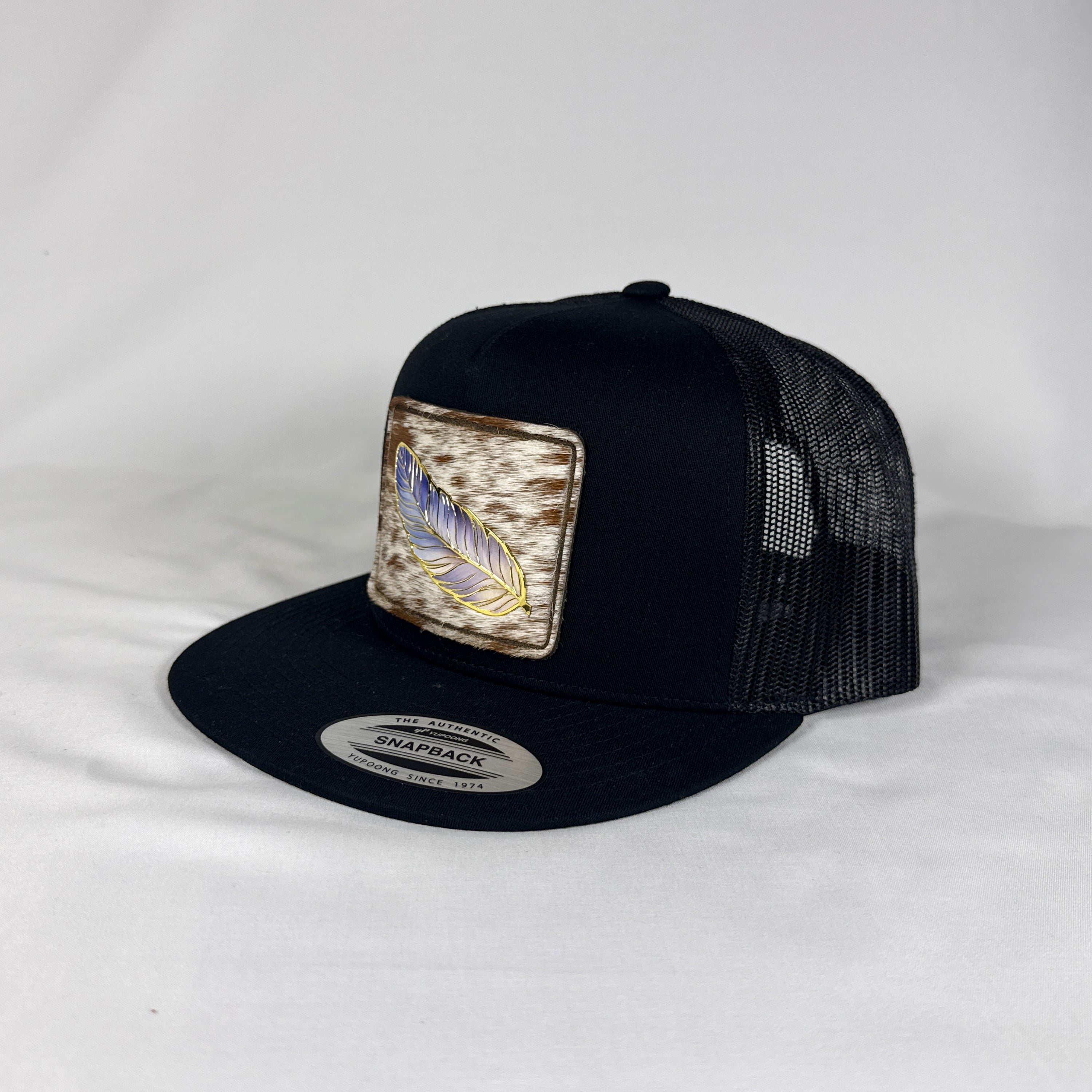 pluma con piel de vaca gorra vaquera snapback